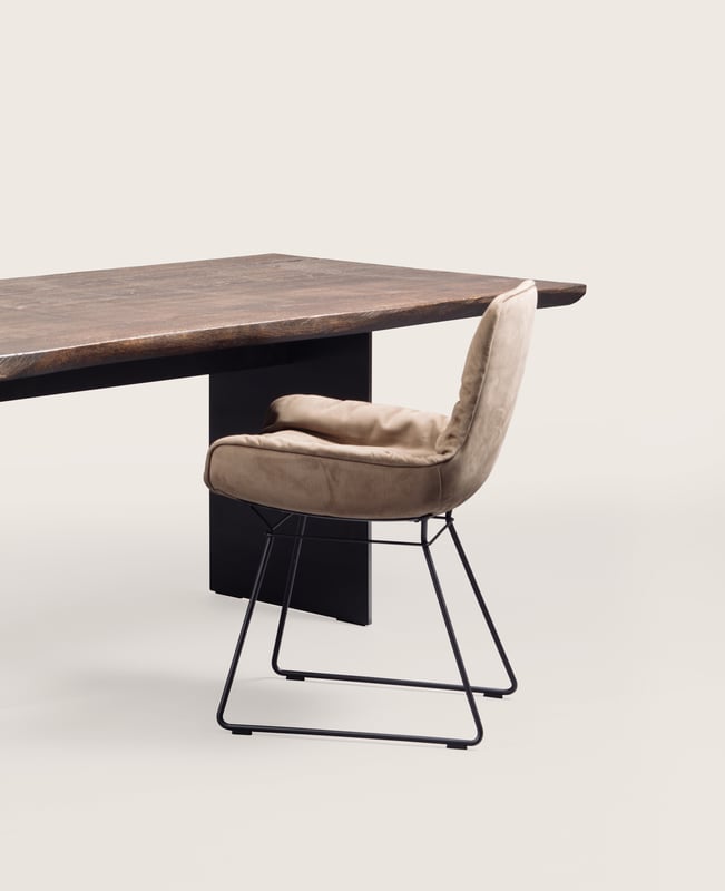 janua_sk04_komposit_tisch_indoor_gekoehlt_holz_eiche_ton_braun_stahl_tiefschwarz_e_02