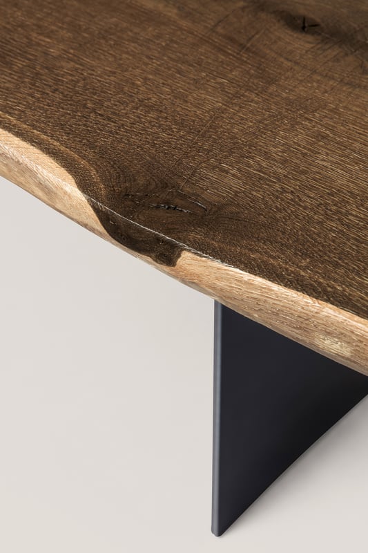 janua_sk04_komposit_tisch_indoor_geraeuchert_holz_eiche_natur_stahl_tiefschwarz_e_04