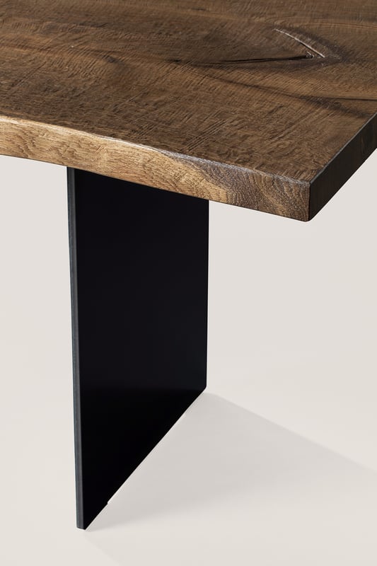janua_sk04_komposit_tisch_indoor_geraeuchert_holz_eiche_natur_stahl_tiefschwarz_e_05