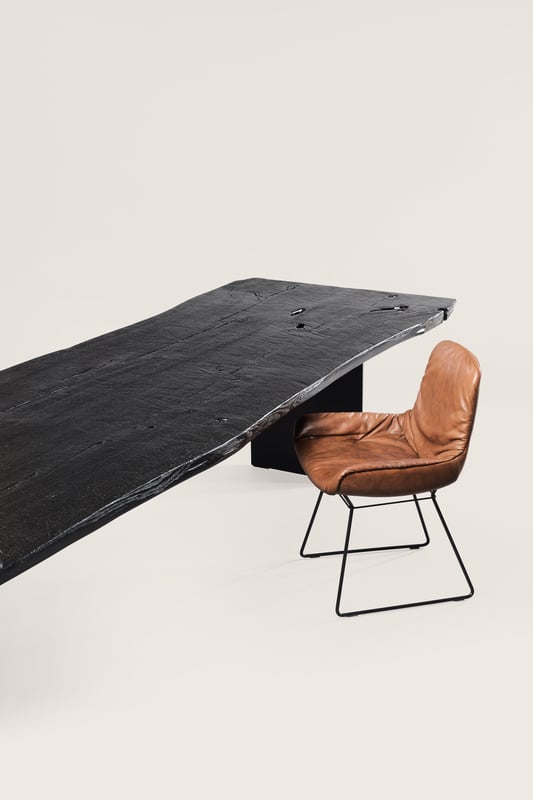 janua_sk08_butterfly_tisch_indoor_gekoehlt_holz_eiche_ton_schwarz_stahl_tiefschwarz_e_05