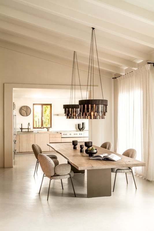 janua_sk08_butterfly_tisch_indoor_geraeuchert_holz_eiche_weiss_roheffekt_stahl_bronze_lasur_e_01