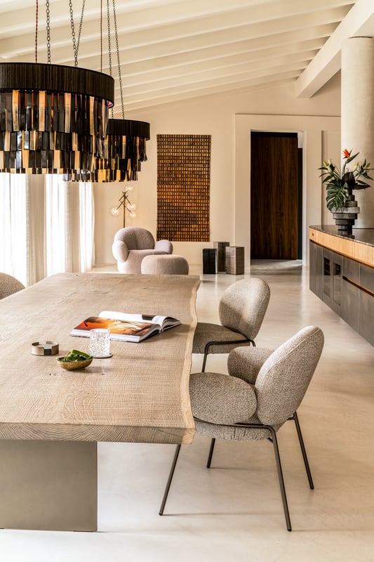 janua_sk08_butterfly_tisch_indoor_geraeuchert_holz_eiche_weiss_roheffekt_stahl_bronze_lasur_e_04