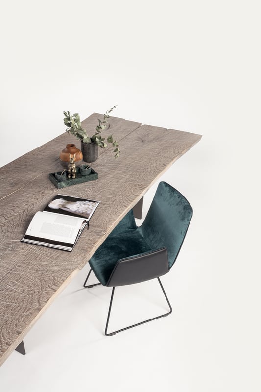 janua_sk08_butterfly_tisch_indoor_geraeuchert_holz_eiche_weiss_roheffekt_stahl_bronze_lasur_e_07