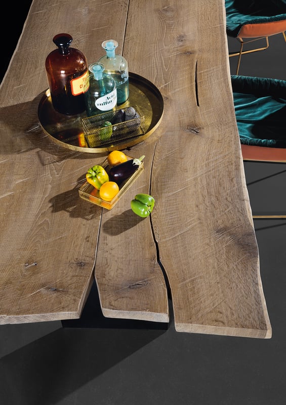 janua_sk08_butterfly_tisch_indoor_geraeuchert_holz_eiche_weiss_roheffekt_stahl_tiefschwarz_e_02