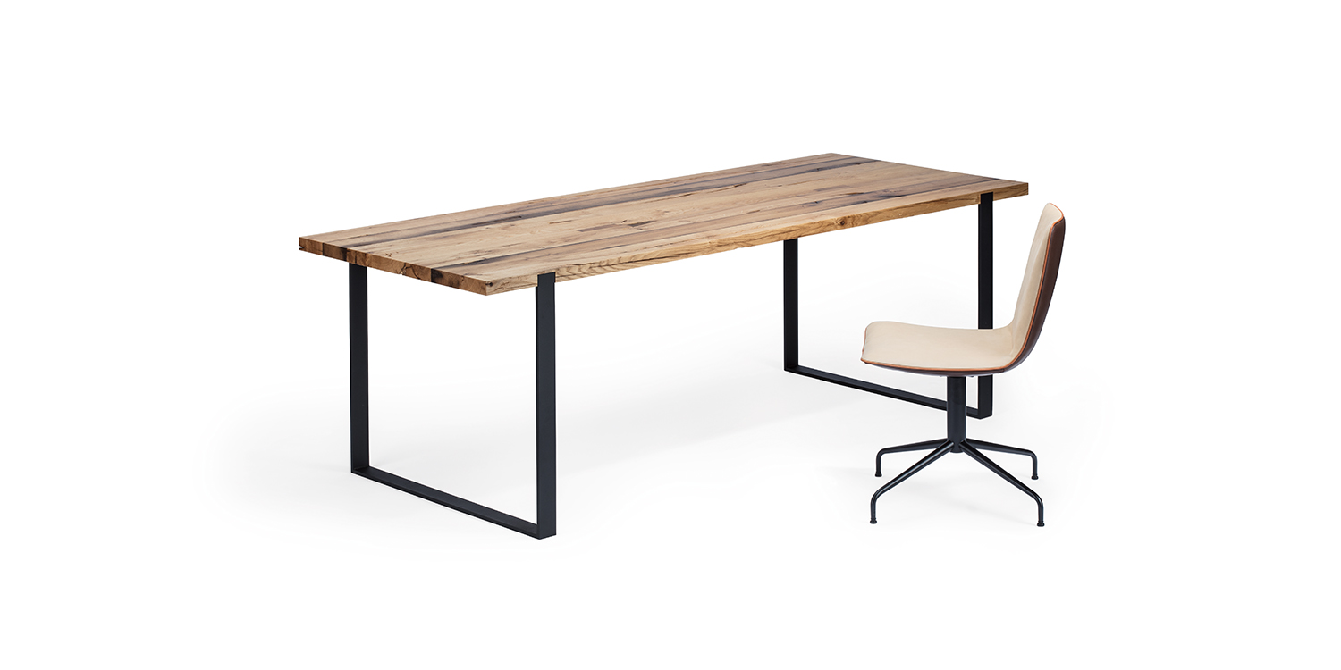 janua_s700_cpsdesign_tisch_indoor_altholz_holz_eiche_natur_stahl_tiefschwarz_f_01
